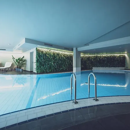 Hotel Waldhuus 4*