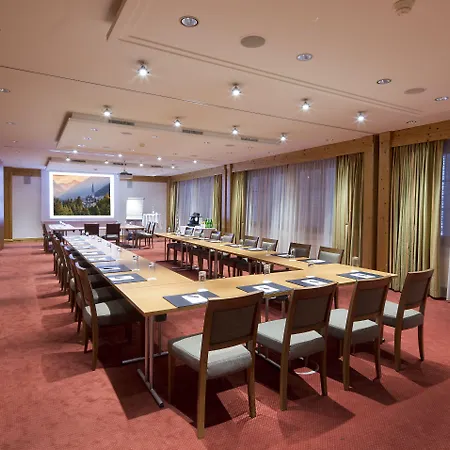 Hotel Waldhuus 4*
