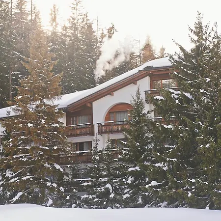 Hotel Waldhuus 4*