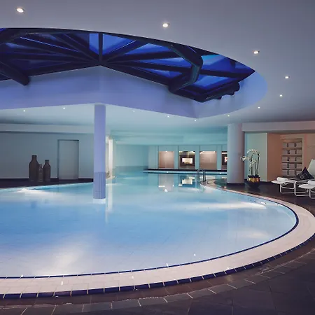 فندق Waldhuus 4*